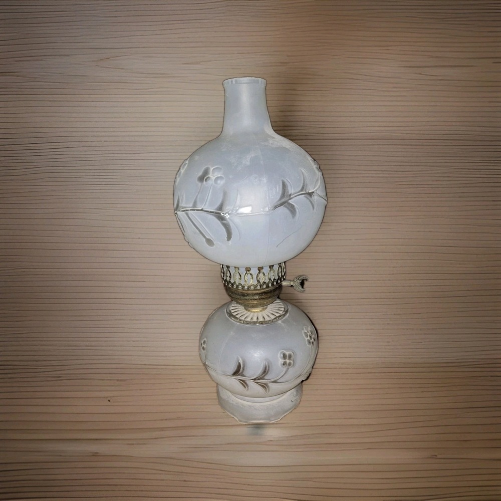 1930s VINTAGE GONE WITH THE WIND  HURRICANE LAMP- White Frosted Tested 15in